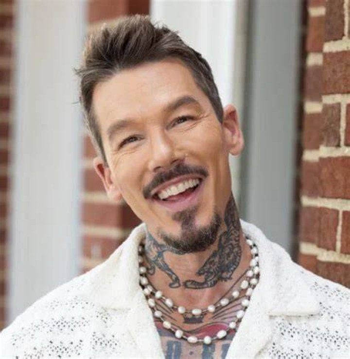 David Bromstad Relationship: Secrets & Updates