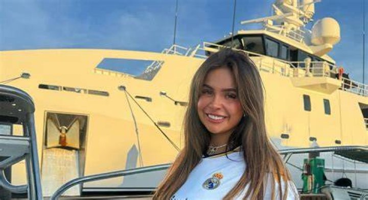 Evana Maria Exclusive: A Deep Dive into Her Exclusive Journey
