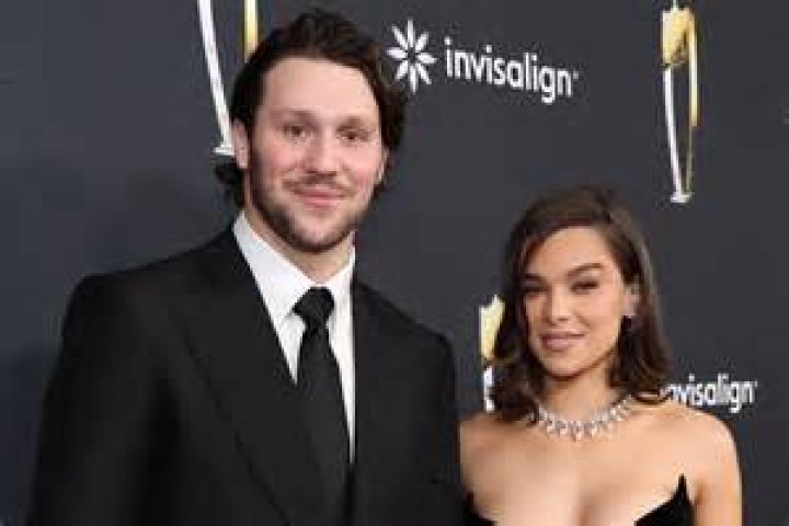 Hailee Steinfeld's Boyfriend: Who Is He?