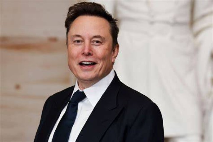 How Does Elon Musk's Height Affect His Public Image?
