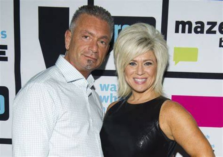 Is Theresa Caputo Married? Unveiling the Truth Behind the Psychic Medium&rsquo;s Relationship Status