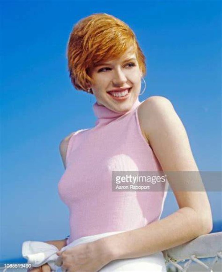 Molly Ringwald Bikini: A Dive into Her Iconic Style and Journey
