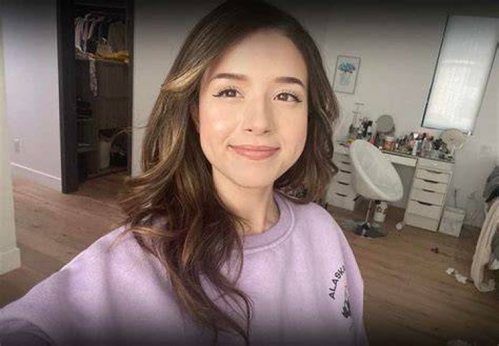Pokimane Age: Discovering the Life and Career of the Renowned Streamer