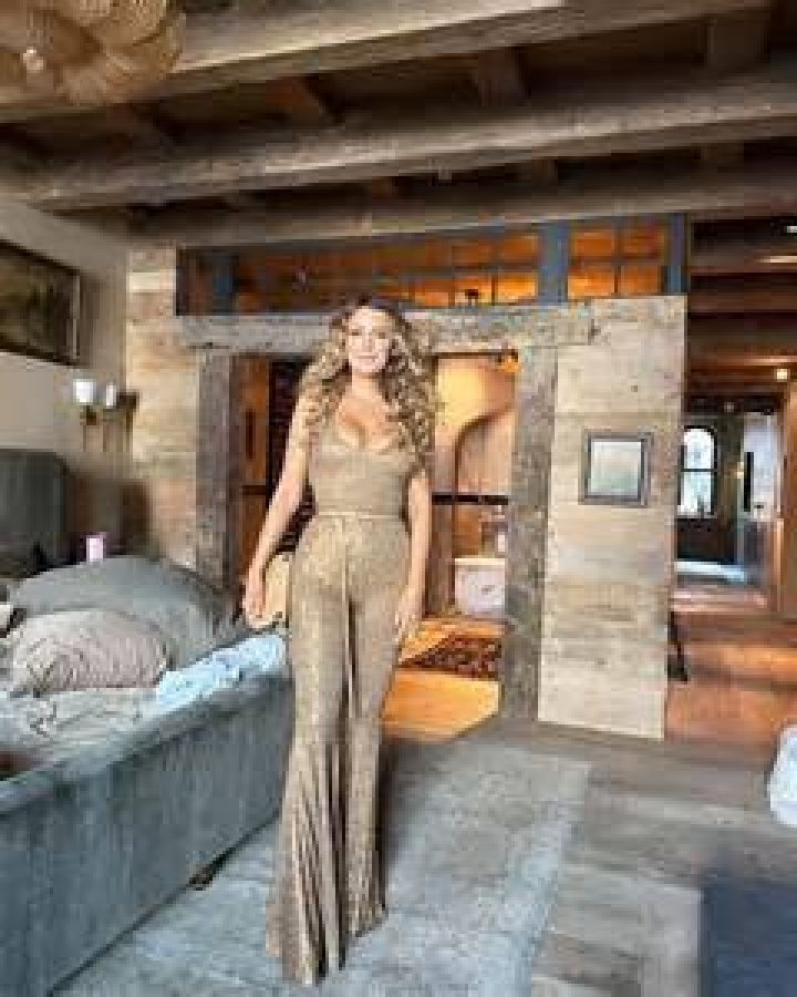 Ryan Reynolds & Blake Lively's Stunning Home: A Peek Inside!