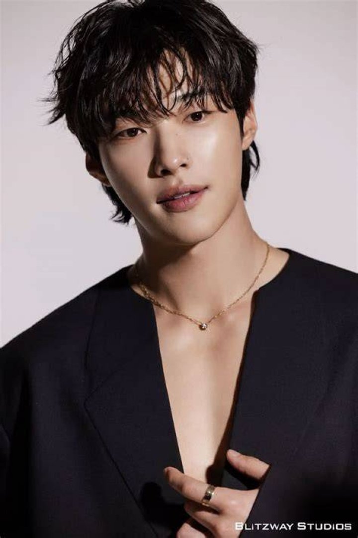 Woo Dohwan's Wife: Everything We Know