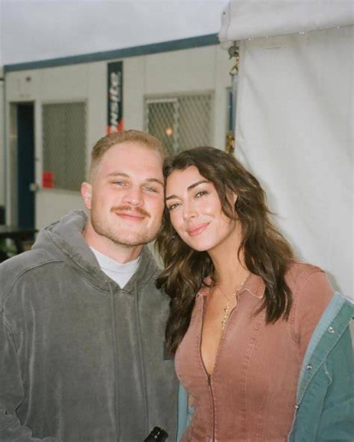 Zach Bryan Wife: Meet [Her Name]